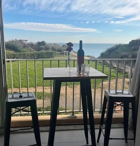 Vue Au Bord Des Falaises Agde